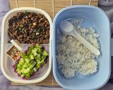 Foto langkah ke 6 dari resep Pad Krapao plus salad Thailand daging tumis mirip semur.