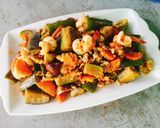 รูปขั้นตอนการทำที่ 3 ของ ผัดมะเขือยาว ไก่สับ กุ้ง