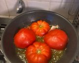 Foto del passaggio 3 della ricetta Pomodori in padella