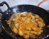 A picture of step 3 of Punjabi style lotus stem ki sabji.