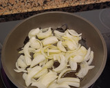 Foto del paso 1 de la receta: Orecchiette con habitas y jamón