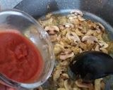عکس مرحله 4 از دستور سوپ عدس و قارچ