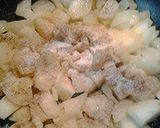 A picture of step 2 of Onion lovers ramen (vegetarian version option).