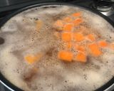 Une image de l'étape 1 de Pizza avec pâte à pizza vegan patates douces et flocons d’avoine.
