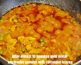 A picture of step 6 of Gobhi matar masala.