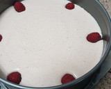 Foto del paso 2 de la receta: Cheesecake de fresa con base de blondie