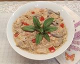 Selymes paradicsomos-gombás csirkeragu recept fázis 7 fotója