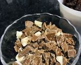 A picture of step 6 of Chocolate Raisin Granola.