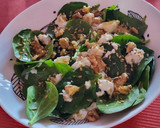 Foto del paso 2 de la receta: Ensalada de espinacas con requesón, nueces y miel