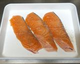 A picture of step 1 of Salmon Baked in Foil.