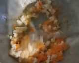 Foto langkah ke 2 dari resep Menu MPASI Tinggi Kalori - Bubur Udang Wortel.
