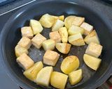Hình bước làm 2 của món Cà ri rau củ chân nấm