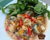 Hình bước làm 6 của món Trứng cút lộn rim me
