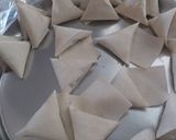 A picture of step 4 of Chicken charcoal samosas.