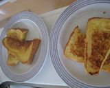 A picture of step 7 of Hanamaru French Toast--Use Up All the Egg Mixture!.