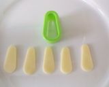 A picture of step 5 of Ballet Sushi Pointe Shoes.