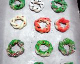 A picture of step 15 of Brandied Butter Wreath Cookies * christmas *.