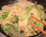 A picture of step 6 of Spring Cabbage & Tuna Soy Milk Pasta.