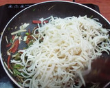 हक्का नूडल्स hakka noodles recepie in hindi) रेसिपी चरण 2 फोटो