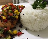 Foto langkah ke 5 dari resep Pan-seared salmon in garlic butter sauce and mango salsa.