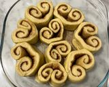 Foto del passaggio 10 della ricetta Cinnamon roll a cuore 💛