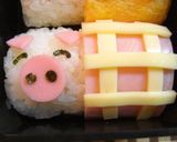 A picture of step 5 of Barrel Animals Character Bento.