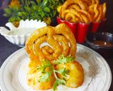 A picture of step 15 of Aloo ki Jalebi with aloo chaat.