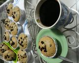 Foto langkah ke 13 dari resep Bakery style vanilla chocochips muffin.