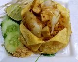 รูปขั้นตอนการทำที่ 6 ของ ผัดไทยปลาหมึกห่อไข่