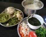 A picture of step 1 of Veg Hariyali Rice.