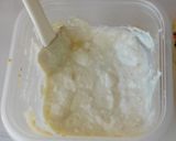 A picture of step 2 of Fruity nutty frozen yogurt bars.