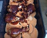 BBQ csirkecomb édesburgonya ágyon recept fázis 2 fotója