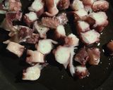 Foto del paso 2 de la receta Pulpo y gambones con patatas
