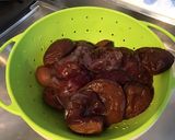Une image de l'étape 1 de Tarte aux prunes d'ente et fruits confits (pâte brisée sarrasin, prune, épeautre).