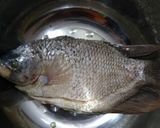 Foto langkah ke 1 dari resep Gurame Saos Asam Manis.