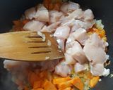 Foto del paso 1 de la receta: Guiso de pollo y fideos
