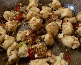 Foto langkah ke 5 dari resep Pad Tofu Takrai (Stir-fried Tofu with Lemongrass) 🇹🇭.