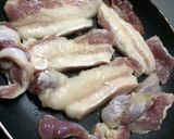 Hình bước làm 2 của món Ba chỉ chiên nước mắm