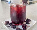 A picture of step 1 of Roselle Juice.