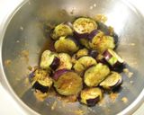 A picture of step 4 of Pan-Fried Eggplant with Gingery Mentsuyu Sauce.