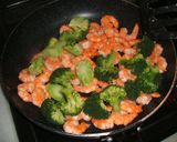 A picture of step 5 of Easy, Tasty, Non-fried Shrimp in Mayonnaise Sauce.