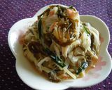 A picture of step 6 of Umami-Rich Mozuku Seaweed and Bean Sprout Namul.