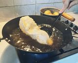 A picture of step 4 of Poori Fried flatbread (Halwa Pori).