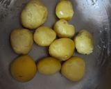 આલૂ પૂરી (aloo puri recipe in Gujarati) રેસીપી સ્ટેપ1ફોટો
