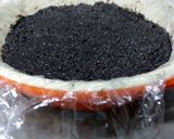 A picture of step 1 of Cherry With Mascapone On Oreo Crust.