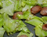 A picture of step 2 of Cabbage Consommé Soup.