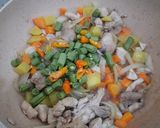 Foto langkah ke 3 dari resep Kare Ayam ala Jepang.