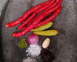 Foto langkah ke 2 dari resep Sambel Kemangi Pindang.