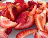 A picture of step 1 of Strawberry Chamomile Compote.