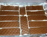 A picture of step 2 of Frozen banana split.